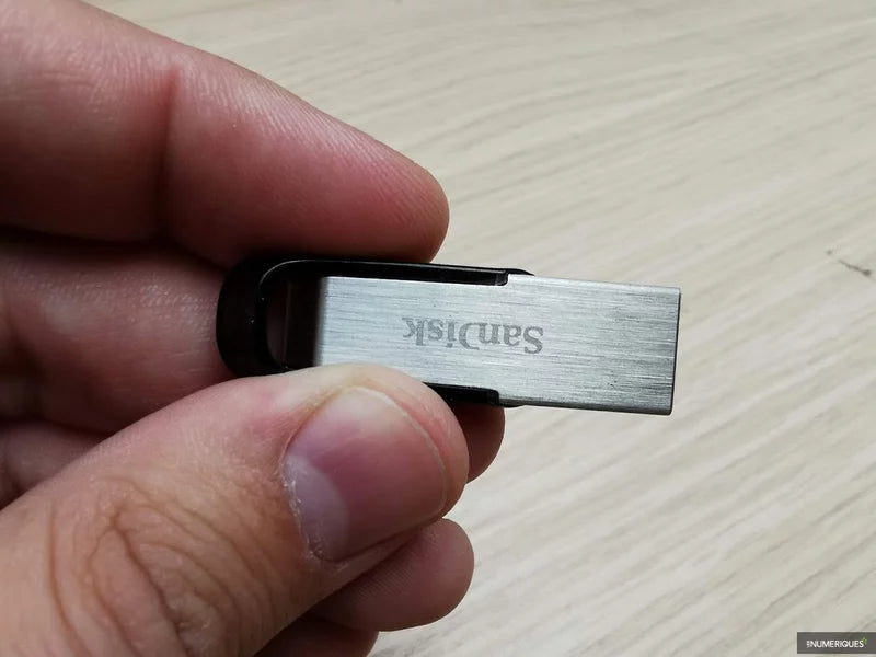 Ultra Flair CZ73 – Clé USB 3.0 Haute Vitesse Jusqu’à 150 Mo/s